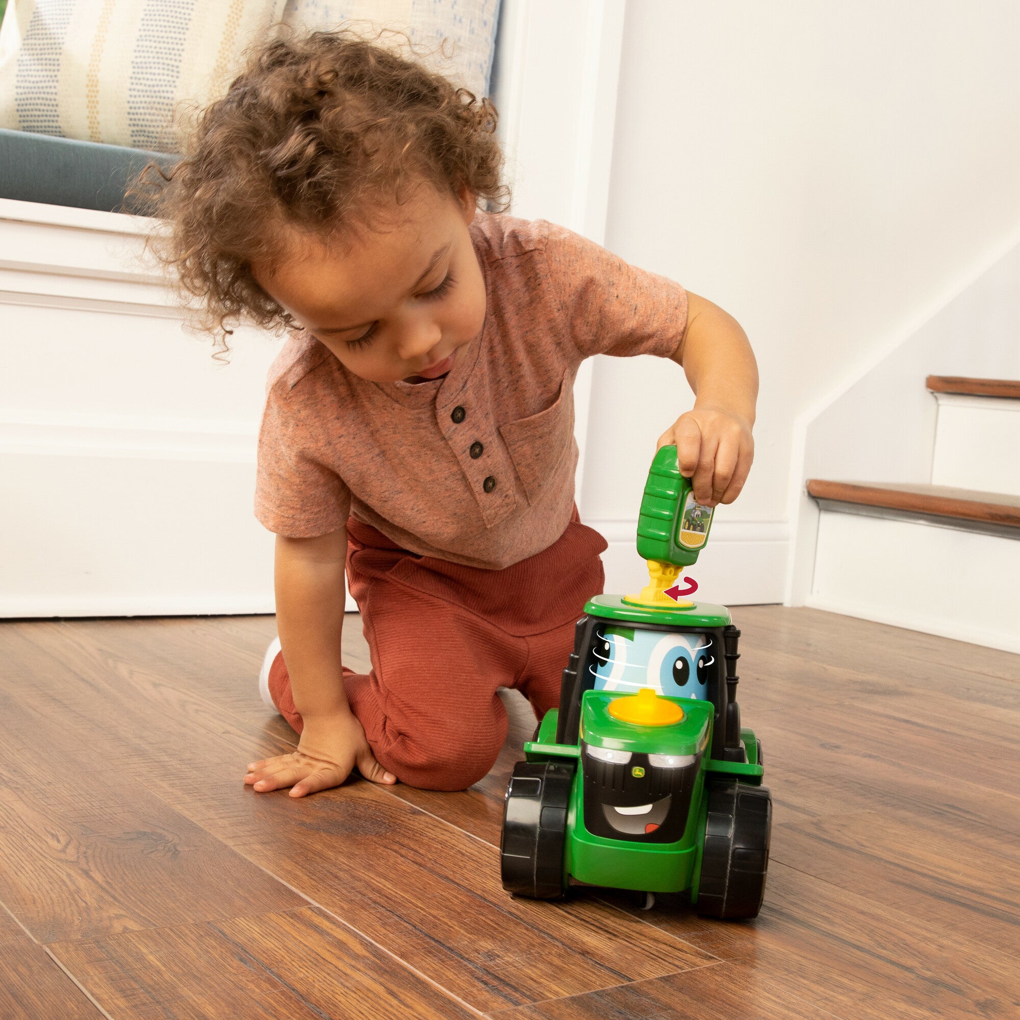 Llave y tractor van Johnny